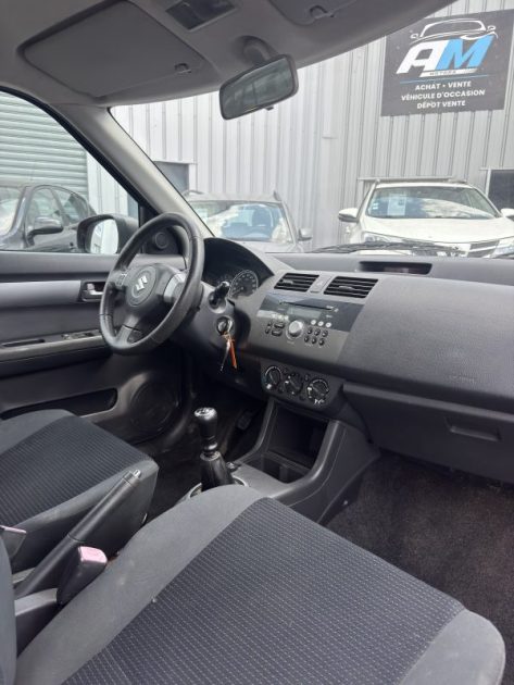 SUZUKI SWIFT 1.3 VVT GL GARANTIE 