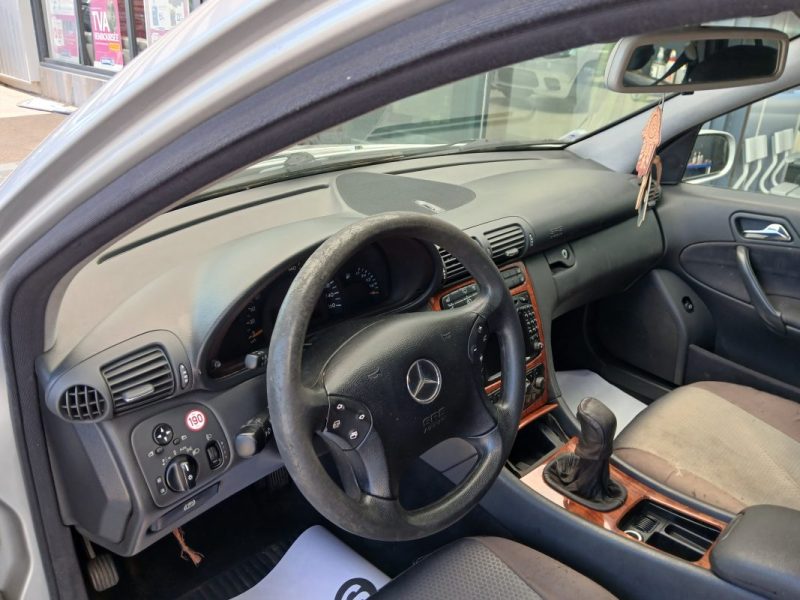 MERCEDES CLASSE C C220CDI CLASSIC 2002  *Vendu dans l'état  à pro ou export *
