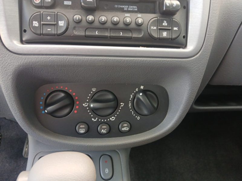 RENAULT CLIO RXT 1.6i  90 cv *** BVA*** 1999 