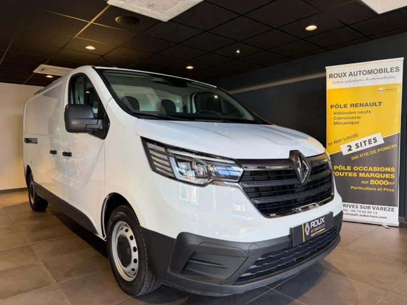 RENAULT TRAFIC L2H1 2.0 BLUE DCI 130 ESSENTIEL / RADAR AR / HABILLAGE BOIS 