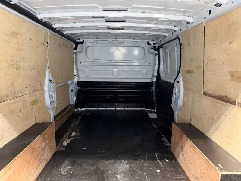 RENAULT TRAFIC L2H1 2.0 BLUE DCI 130 ESSENTIEL / RADAR AR / HABILLAGE BOIS 