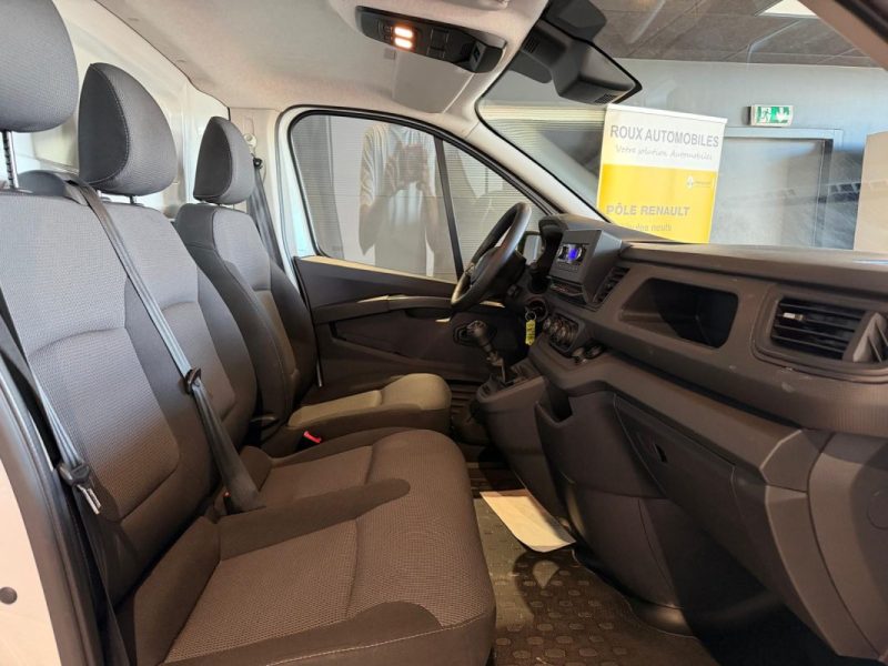RENAULT TRAFIC L2H1 2.0 BLUE DCI 130 ESSENTIEL / RADAR AR / HABILLAGE BOIS 