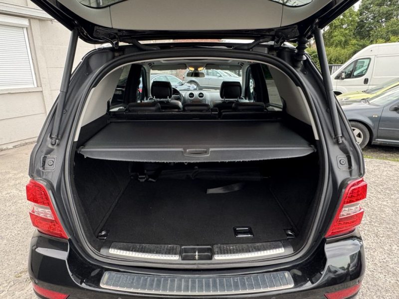 MERCEDES ML 300 CDI PACK SPORT FULL OPTIONS GPS/CLIM/CUIR/XENON/TOIT 1er MAIN 
