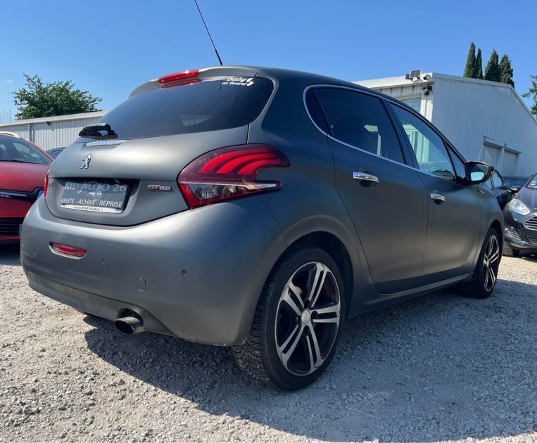 Peugeot 208 1.2i 110 Ch Boite Auto