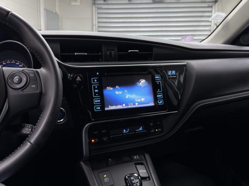 TOYOTA AURIS HSD 136H - Dynamic Business - 1ère Main