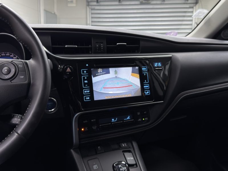 TOYOTA AURIS HSD 136H - Dynamic Business - 1ère Main