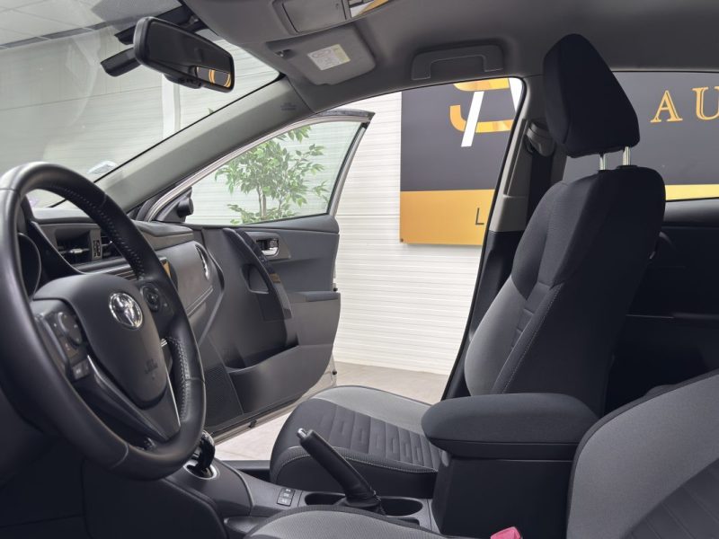 TOYOTA AURIS HSD 136H - Dynamic Business - 1ère Main