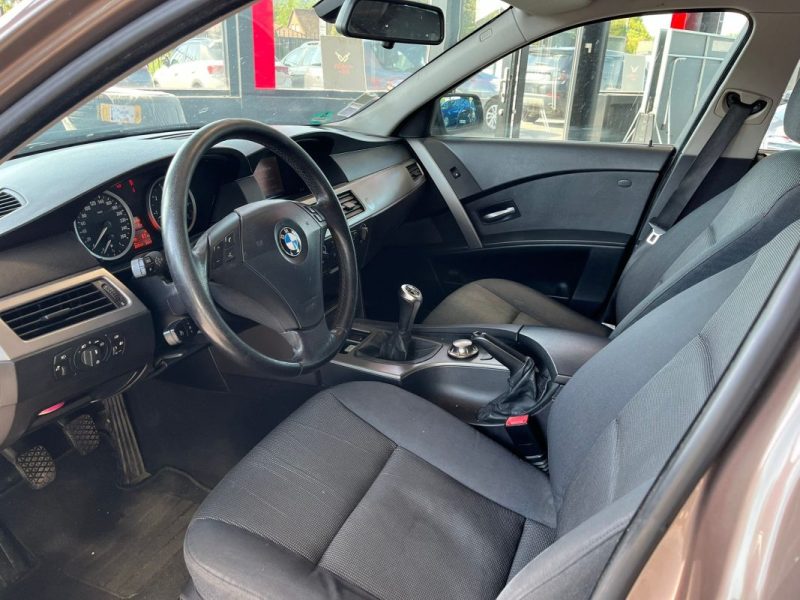 🚗 BMW SÉRIE 5 2.2 170ch ⚙️ 📡 Radar de recul 🔗 Attache remorque 📱 Bluetooth