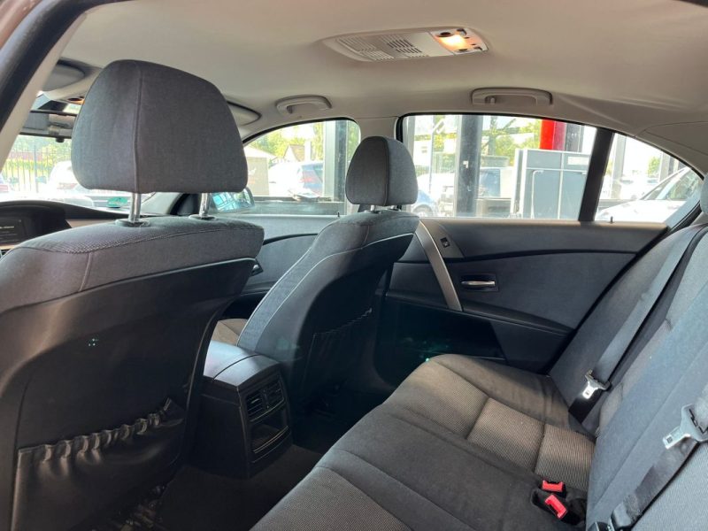🚗 BMW SÉRIE 5 2.2 170ch ⚙️ 📡 Radar de recul 🔗 Attache remorque 📱 Bluetooth