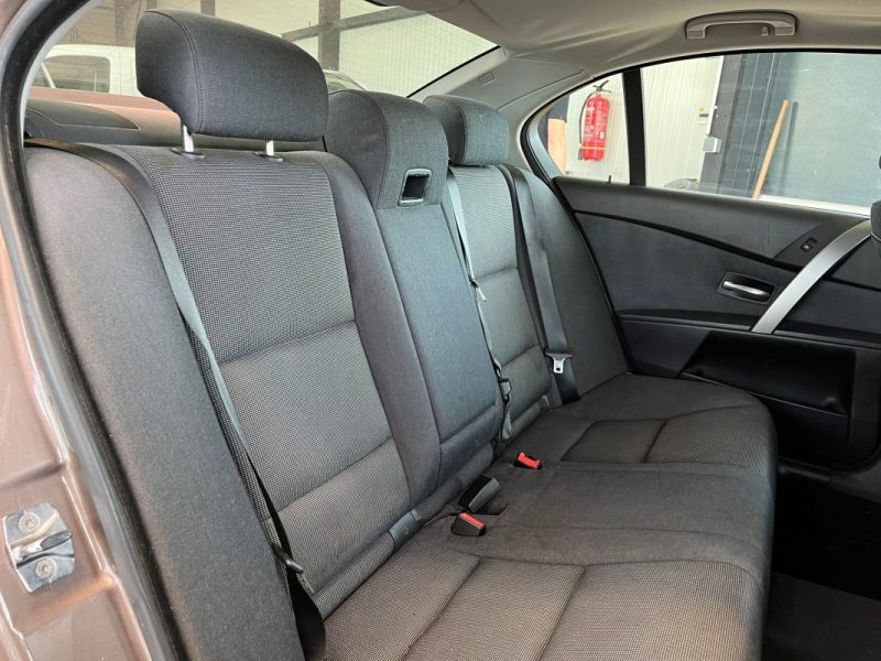 🚗 BMW SÉRIE 5 2.2 170ch ⚙️ 📡 Radar de recul 🔗 Attache remorque 📱 Bluetooth