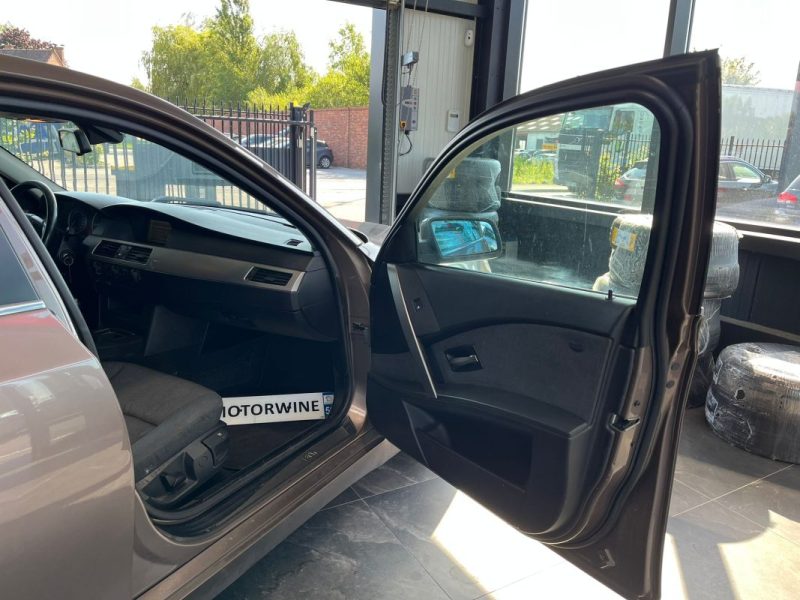 🚗 BMW SÉRIE 5 2.2 170ch ⚙️ 📡 Radar de recul 🔗 Attache remorque 📱 Bluetooth