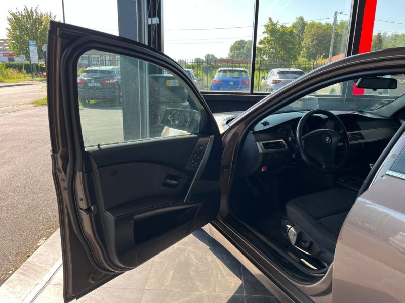 🚗 BMW SÉRIE 5 2.2 170ch ⚙️ 📡 Radar de recul 🔗 Attache remorque 📱 Bluetooth