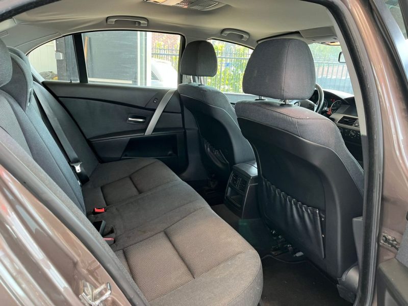 🚗 BMW SÉRIE 5 2.2 170ch ⚙️ 📡 Radar de recul 🔗 Attache remorque 📱 Bluetooth