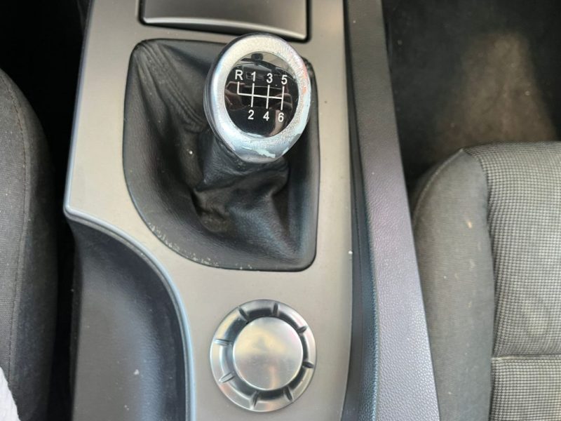 🚗 BMW SÉRIE 5 2.2 170ch ⚙️ 📡 Radar de recul 🔗 Attache remorque 📱 Bluetooth