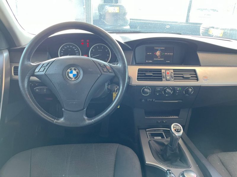 🚗 BMW SÉRIE 5 2.2 170ch ⚙️ 📡 Radar de recul 🔗 Attache remorque 📱 Bluetooth
