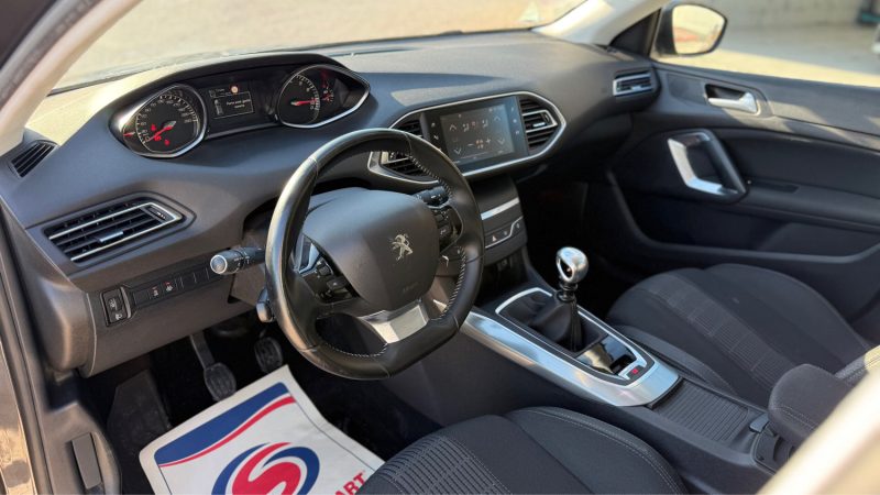 PEUGEOT 308 II 1.2 E-THP 130 ALLURE 2019