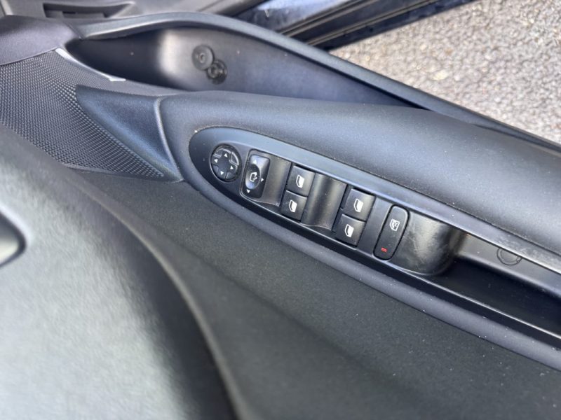 CITROEN C4 1.6 HDI 90 ROSSIGNOL ET 5CV FISCAUX  2013