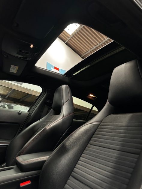 MAGNIFIQUE MERCEDES BENZ GLA 250 FASCINATION 4 MATIC 211 CH (SUIVI D’ENTRETIEN, TOIT OUVRANT)