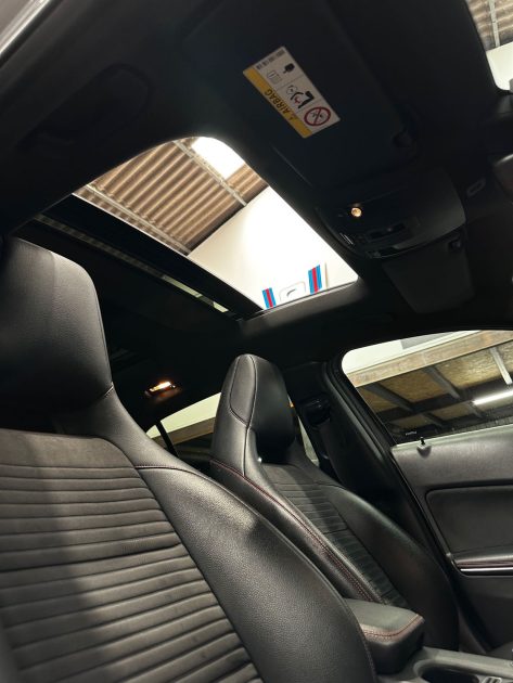 MAGNIFIQUE MERCEDES BENZ GLA 250 FASCINATION 4 MATIC 211 CH (SUIVI D’ENTRETIEN, TOIT OUVRANT)