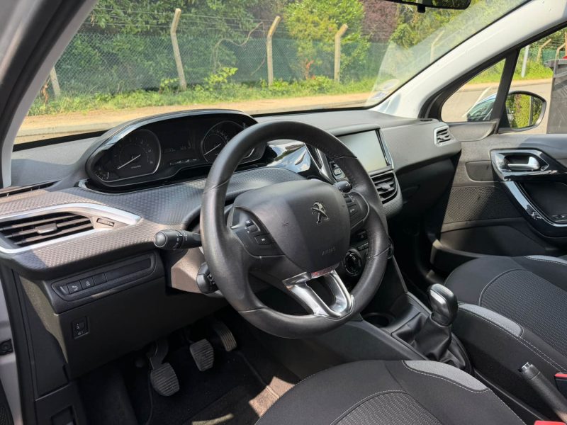 Peugeot 208 1.6 HDI 100ch Style