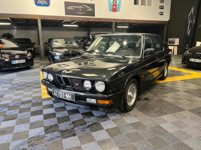 MAGNIFIQUE BMW 535i M E28 218CH (VEHICULE COLLECTION, BOITE AUTO, SUIVI ENTRETIEN + RESTORATION, TOI