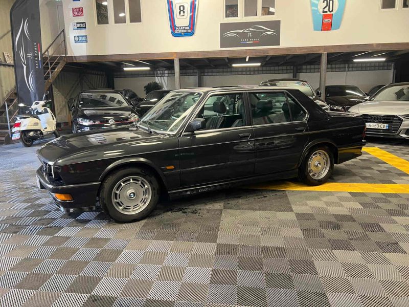 MAGNIFIQUE BMW 535i M E28 218CH (VEHICULE COLLECTION, BOITE AUTO, SUIVI ENTRETIEN + RESTORATION, TOI