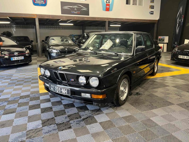 MAGNIFIQUE BMW 535i M E28 218CH (VEHICULE COLLECTION, BOITE AUTO, SUIVI ENTRETIEN + RESTORATION, TOI