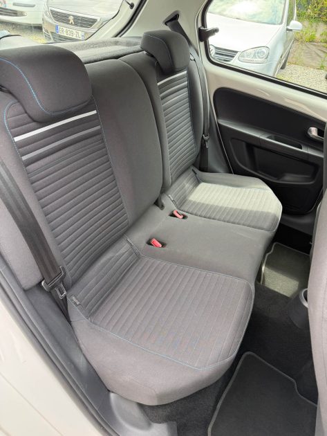 VOLKSWAGEN UP! 1.0 60CH BLUEMOTION TAKE UP! 5P 2015