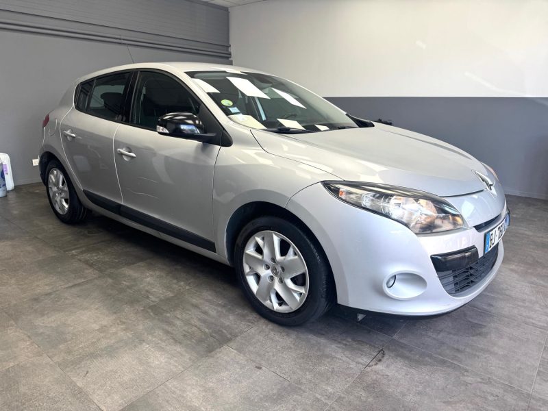 RENAULT MEGANE III  1.5 DCI 90 CV AUTHENTIQUE 2011