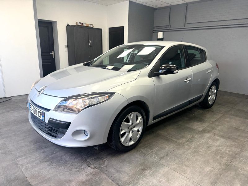 RENAULT MEGANE III  1.5 DCI 90 CV AUTHENTIQUE 2011