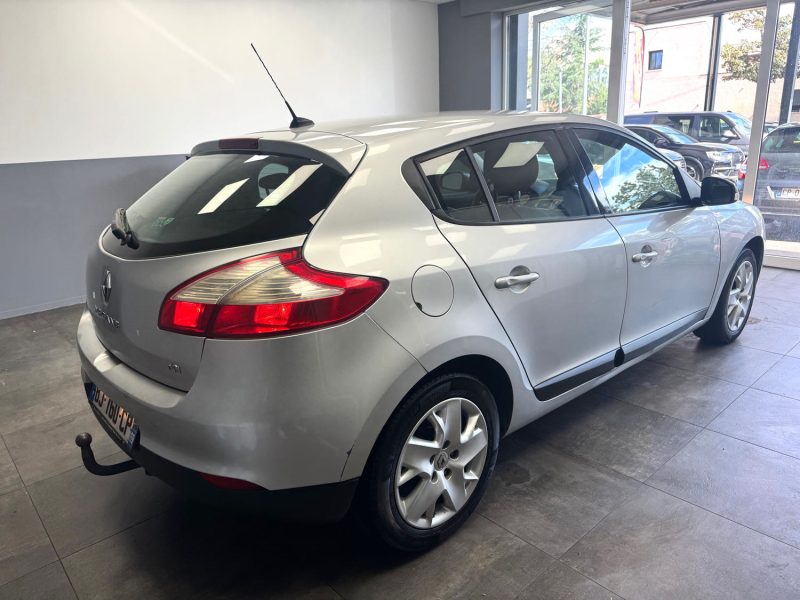 RENAULT MEGANE III  1.5 DCI 90 CV AUTHENTIQUE 2011