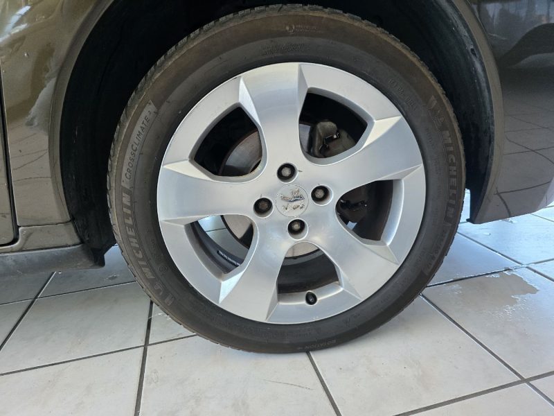 PEUGEOT 3008 1.6 HDI 16V 112CH FELINE ANNEE 2012 228000KM