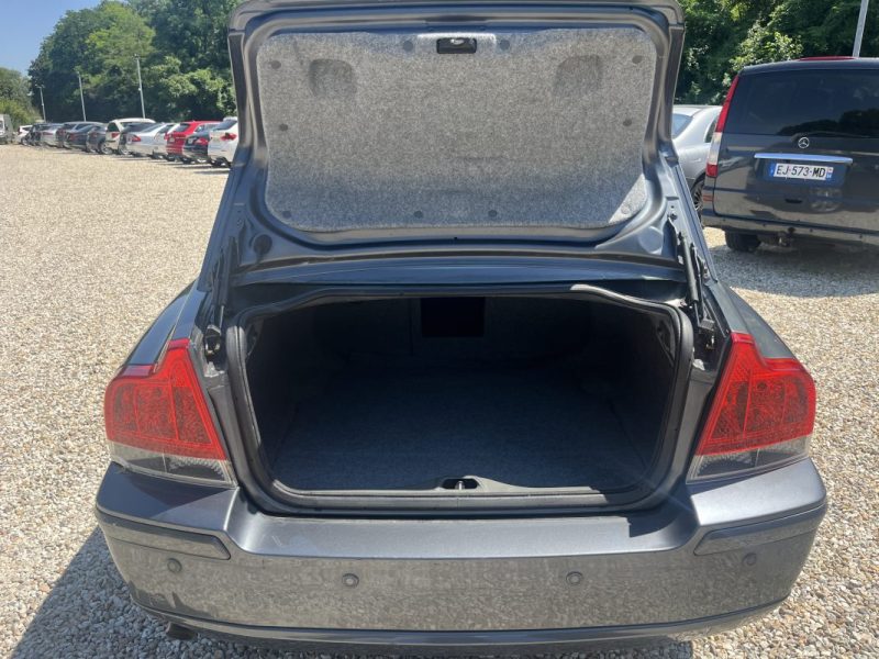 VOLVO S60 2.4 D5 KINETIC 125 CH 2009