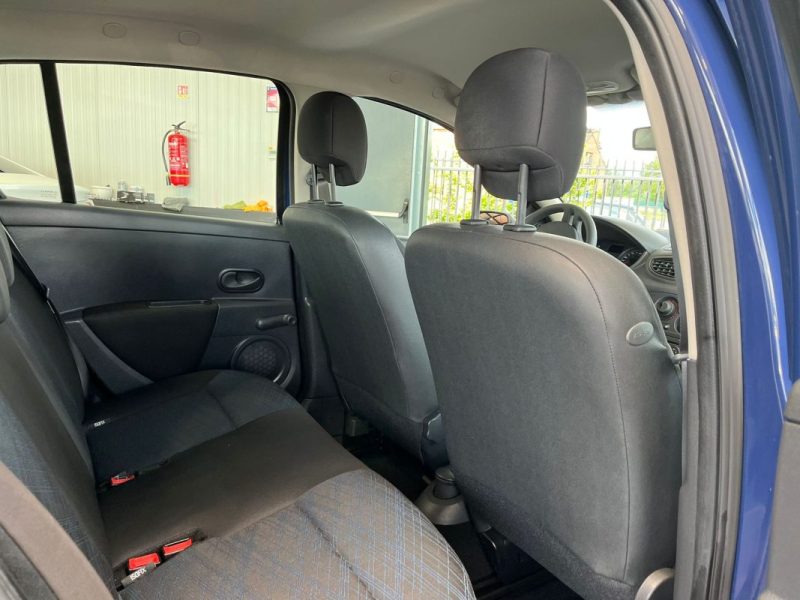 🚗 RENAULT CLIO III 1.2 ⚙️ AUTHENTIQUE 👤 1ère Main 📊 47 200 km 🛡️ Garantie 6 Mois