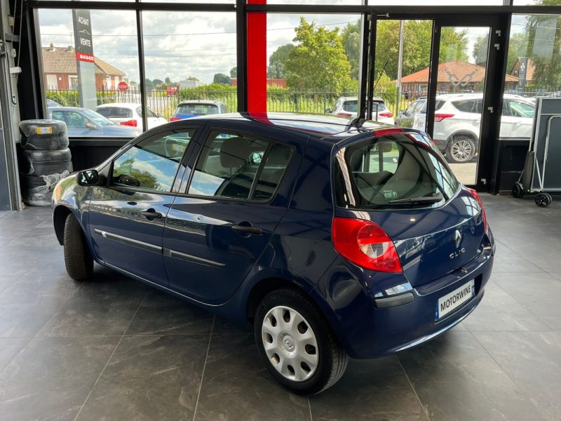 🚗 RENAULT CLIO III 1.2 ⚙️ AUTHENTIQUE 👤 1ère Main 📊 47 200 km 🛡️ Garantie 6 Mois