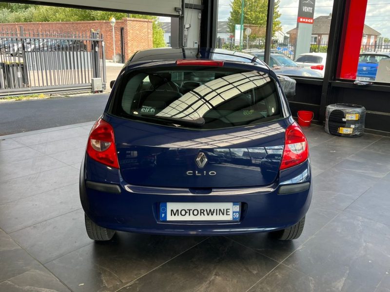 🚗 RENAULT CLIO III 1.2 ⚙️ AUTHENTIQUE 👤 1ère Main 📊 47 200 km 🛡️ Garantie 6 Mois