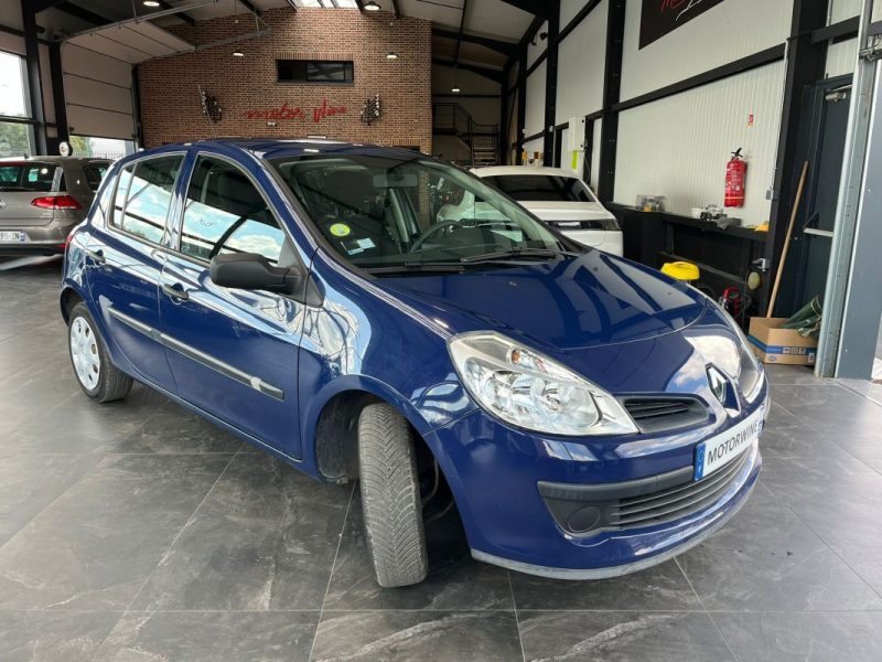 🚗 RENAULT CLIO III 1.2 ⚙️ AUTHENTIQUE 👤 1ère Main 📊 47 200 km 🛡️ Garantie 6 Mois