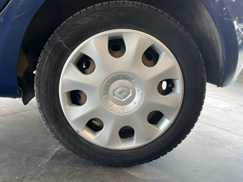 🚗 RENAULT CLIO III 1.2 ⚙️ AUTHENTIQUE 👤 1ère Main 📊 47 200 km 🛡️ Garantie 6 Mois