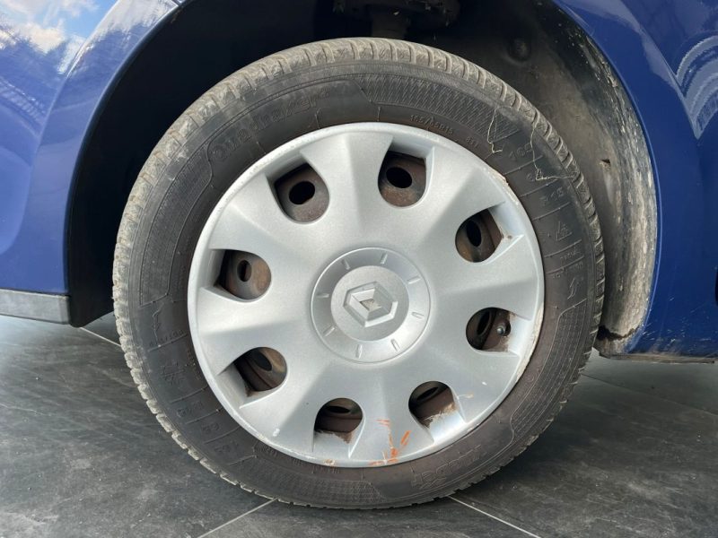 🚗 RENAULT CLIO III 1.2 ⚙️ AUTHENTIQUE 👤 1ère Main 📊 47 200 km 🛡️ Garantie 6 Mois