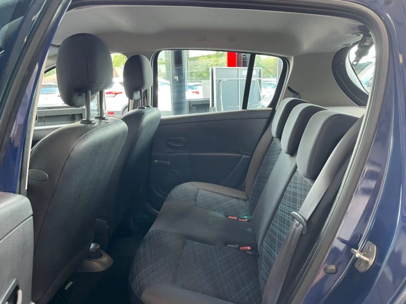 🚗 RENAULT CLIO III 1.2 ⚙️ AUTHENTIQUE 👤 1ère Main 📊 47 200 km 🛡️ Garantie 6 Mois