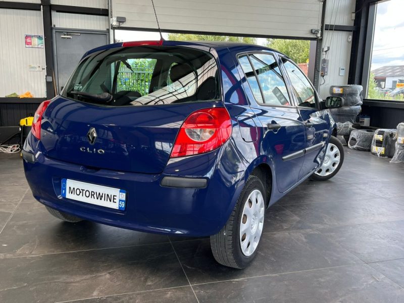 🚗 RENAULT CLIO III 1.2 ⚙️ AUTHENTIQUE 👤 1ère Main 📊 47 200 km 🛡️ Garantie 6 Mois