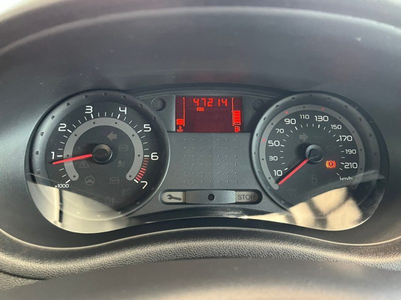 🚗 RENAULT CLIO III 1.2 ⚙️ AUTHENTIQUE 👤 1ère Main 📊 47 200 km 🛡️ Garantie 6 Mois