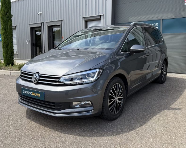 VOLKSWAGEN TOURAN 2.0 TDI CARAT / 7 PLACES / TOIT PANORAMIQUE / ENTRETIEN COMPLET