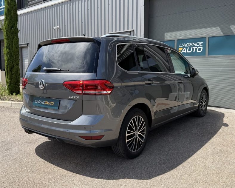 VOLKSWAGEN TOURAN 2.0 TDI CARAT / 7 PLACES / TOIT PANORAMIQUE / ENTRETIEN COMPLET