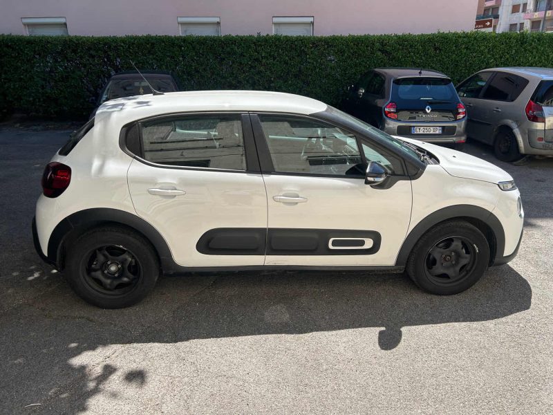 CITROEN C3 2 PLACES 1.5 BLUE HDI 100 FEEL 01/2022 PRIX HT : 6658 € PRIX TTC : 7990 €