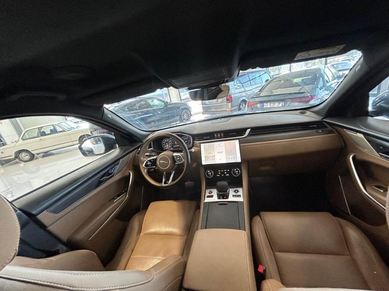 JAGUAR F-PACE D165 MHEV R-DYNAMIC SE 2021