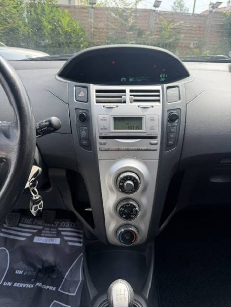 TOYATA YARIS 1.4 D-4DSOL 2006 - 71 161Kms - Premier Main - Distrib ok - Parfait Etat - SUIVIT TOYOTA