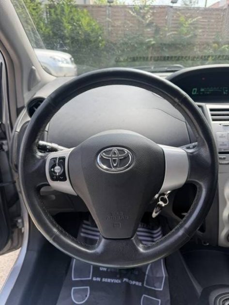 TOYATA YARIS 1.4 D-4DSOL 2006 - 71 161Kms - Premier Main - Distrib ok - Parfait Etat - SUIVIT TOYOTA
