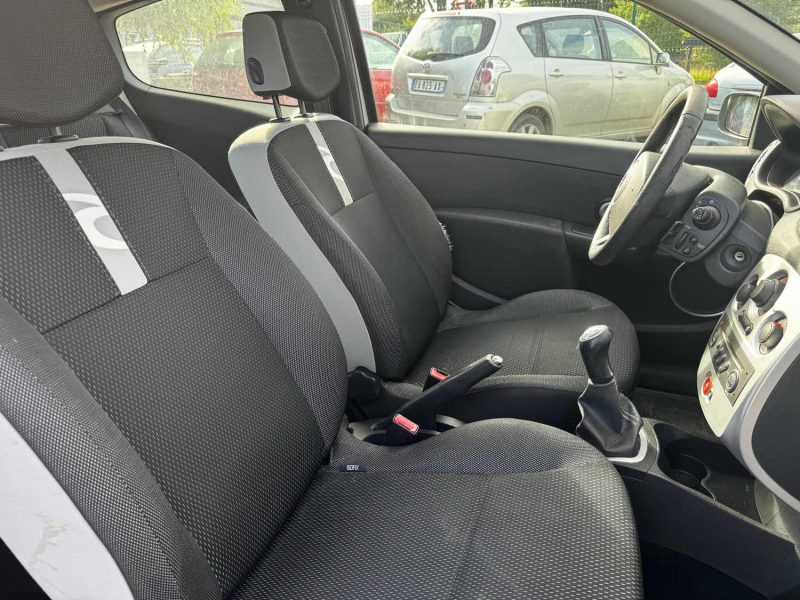 RENAULT  CLIO 1.2 75CH RIP CURL 2009