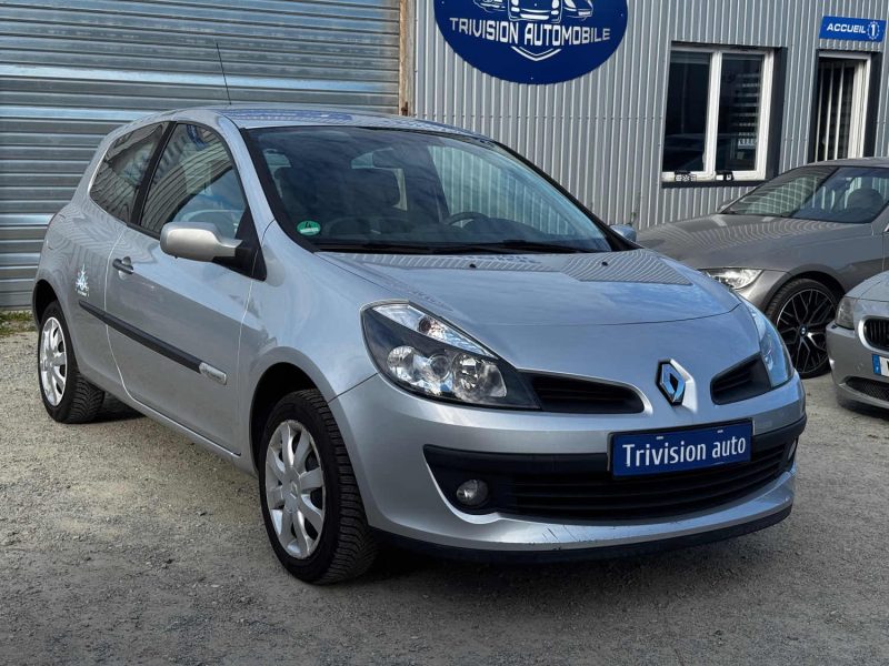 RENAULT  CLIO 1.2 75CH RIP CURL 2009